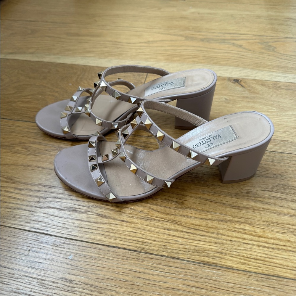 Valentino Rockstud Block Heel Slide - Poudre / Nude 36